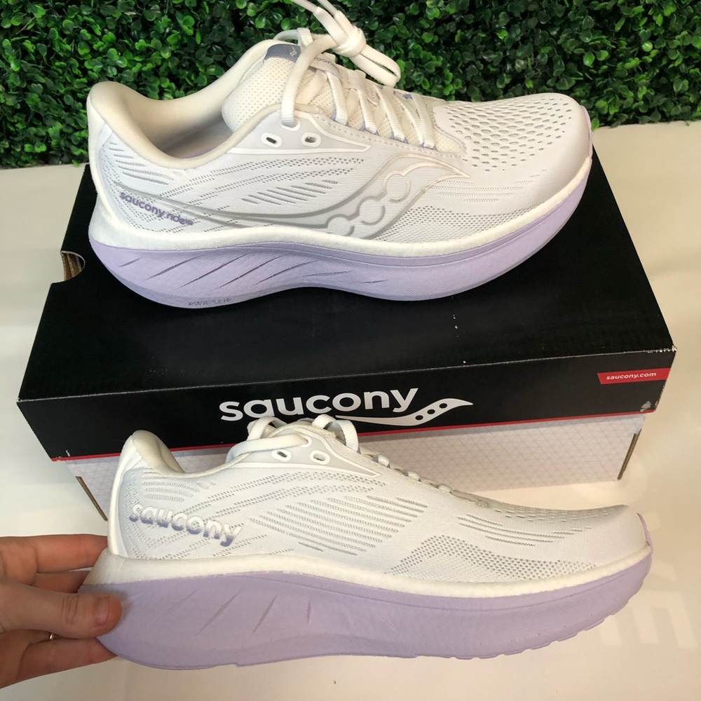 NIB Saucony Ride 18 White And Lavender Womens Tennis Shoe Multi Sizes